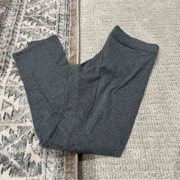 Victoria’s Secret Pink grey Capri leggings - small - Picture 6 of 7